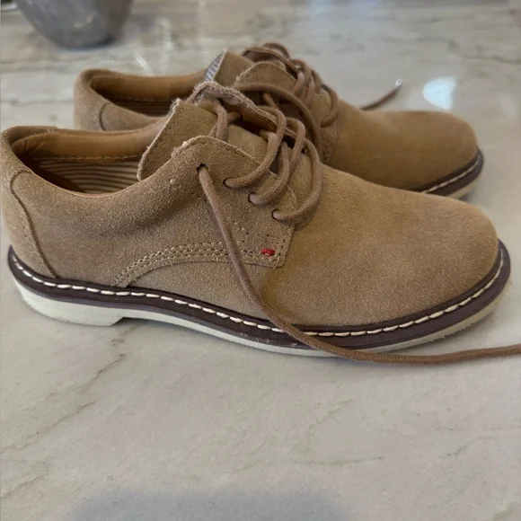 Tucker +Tate boys suede shoes. Size 13 medium . Excellent condition. - Picture 2 of 5